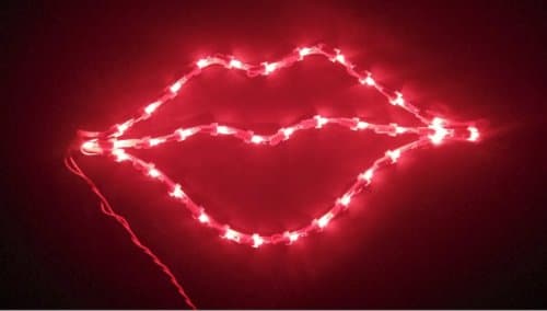 SHIMMERING HOT LIP LIGHT ~VALENTINE LIGHTED WINDOW DECOR