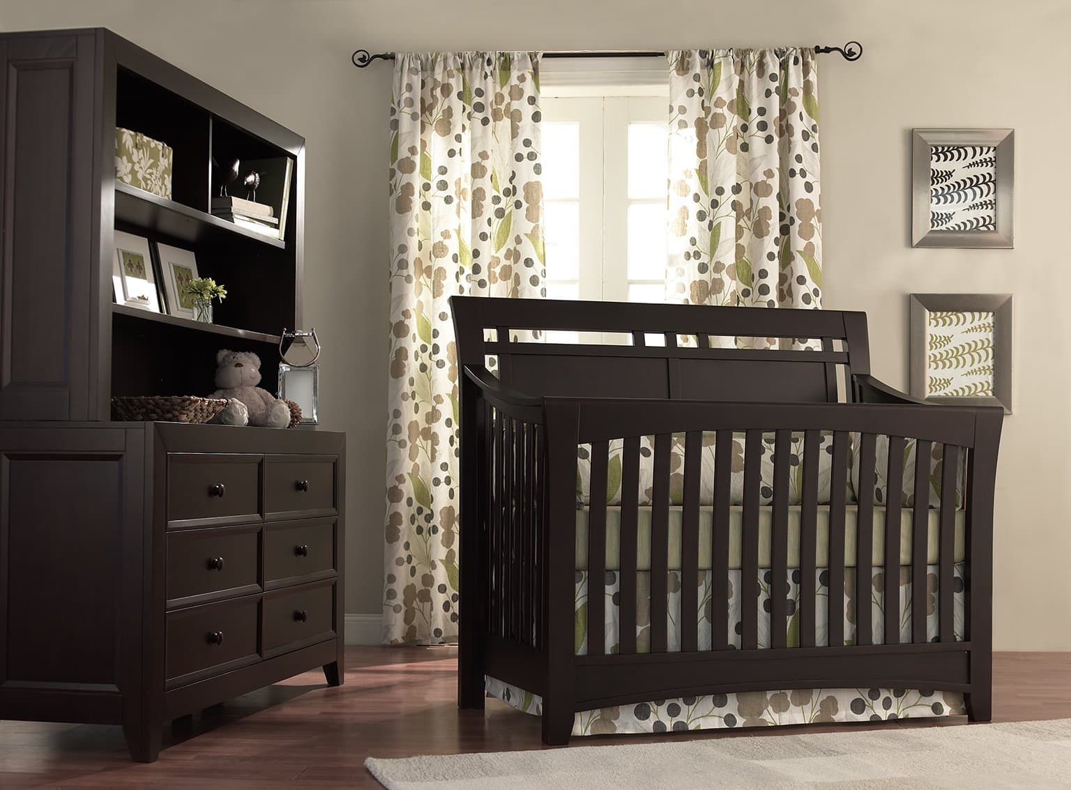 Munire Tuscan Crib- Merlot