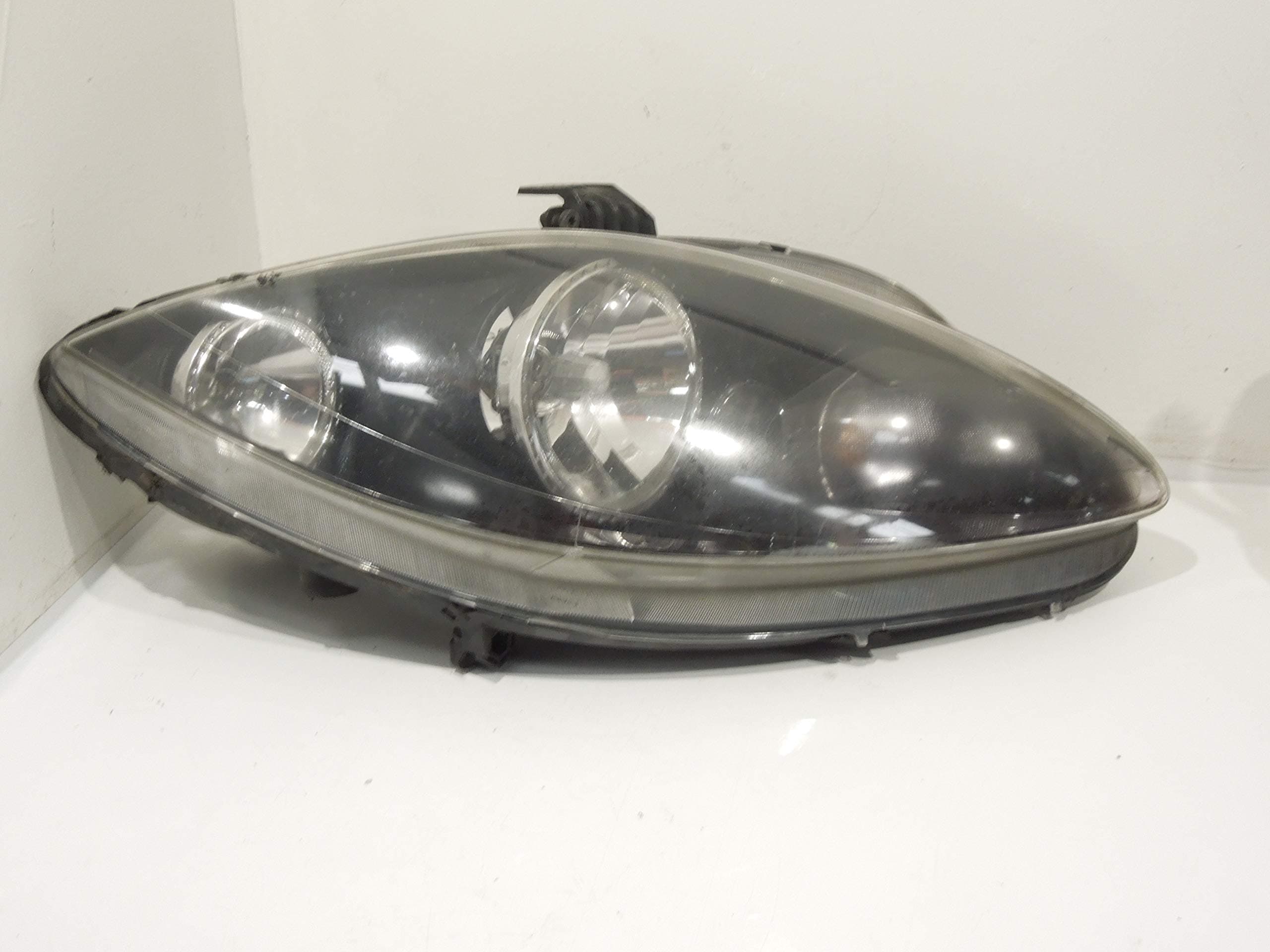 Seat Leon 1P OS Right Halogen Twin Headlight