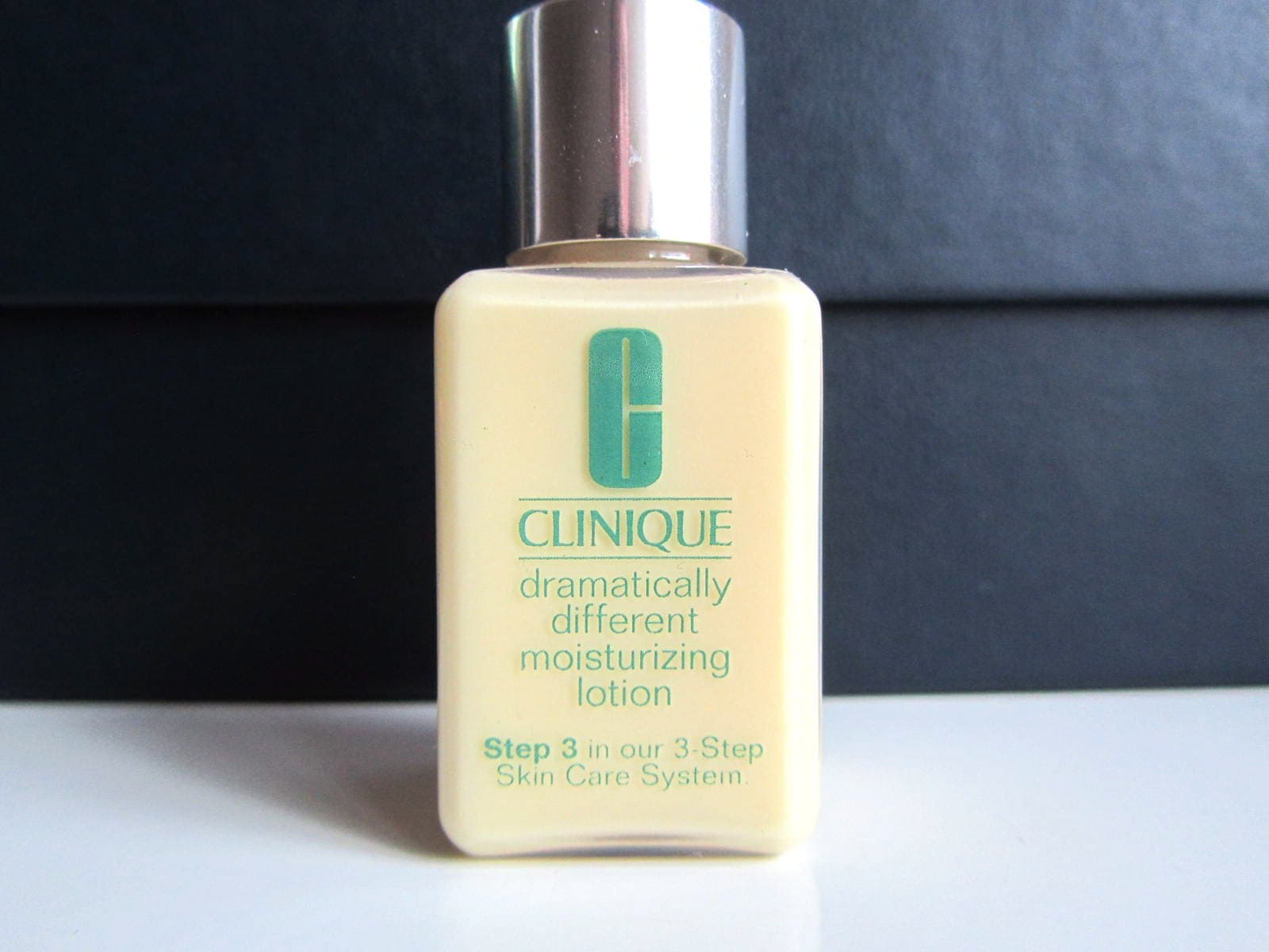 Clinique Dramatically Different Moisturizing Lotion, Mini Size, 0.5 Oz, Original Formula
