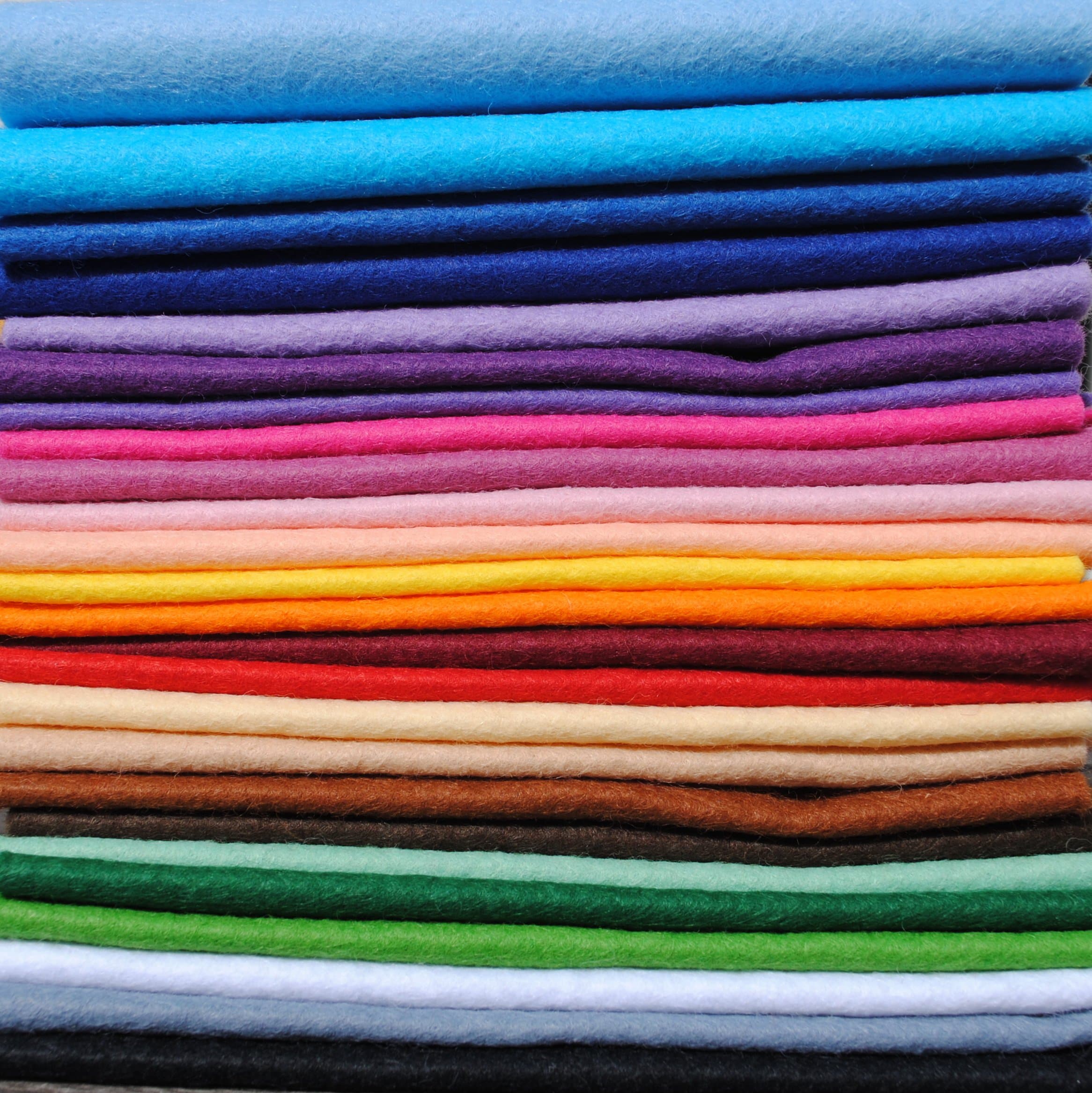 Wool Blend Craft Felt - Starter Pack - 25 Sheets of Felt - FREE UK SHIPPING (9 inch / 23cm Square)