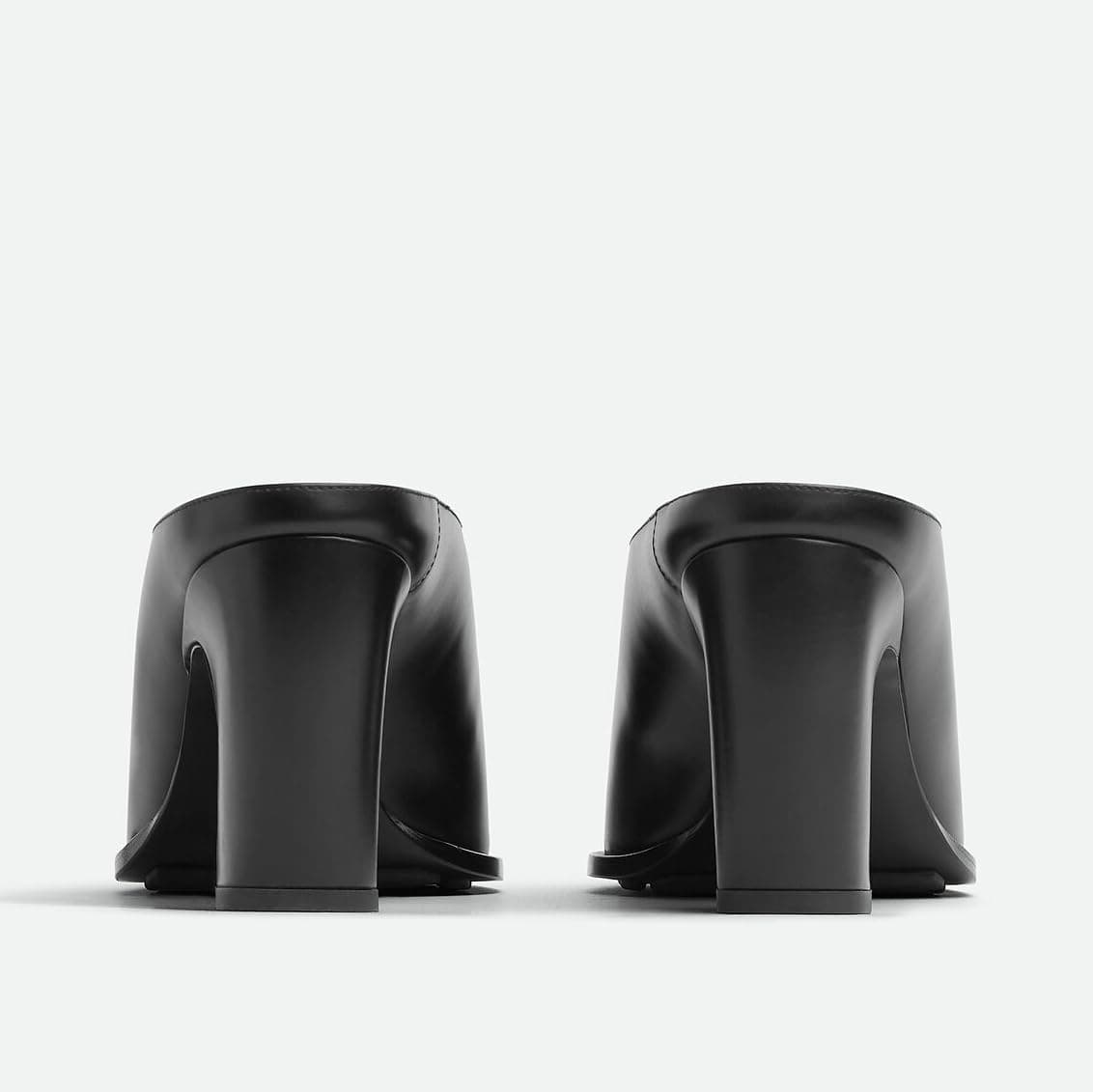 Womens Chunky Heeled Mules Closed Pointed Toe Clogs Backless Booties Slip on Mules Heels Pumps