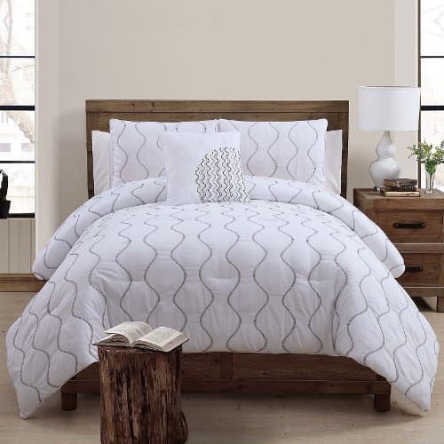 VCNY Nora 4-Piece Comforter Set, King, White