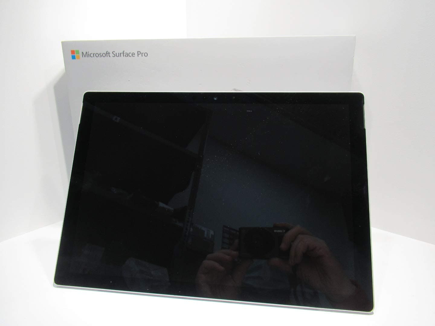 2018 Microsoft Surface Pro 6 with Intel Core i5-8250U (12.3-inch, 8GB RAM, 128GB SSD) Platinum (Renewed)