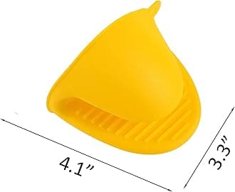 2 Pairs Mini Oven Gloves Silicone Heat Resistant Cooking Pinch Mitts Potholder for Kitchen Cooking & Baking (Yellow and Pink)