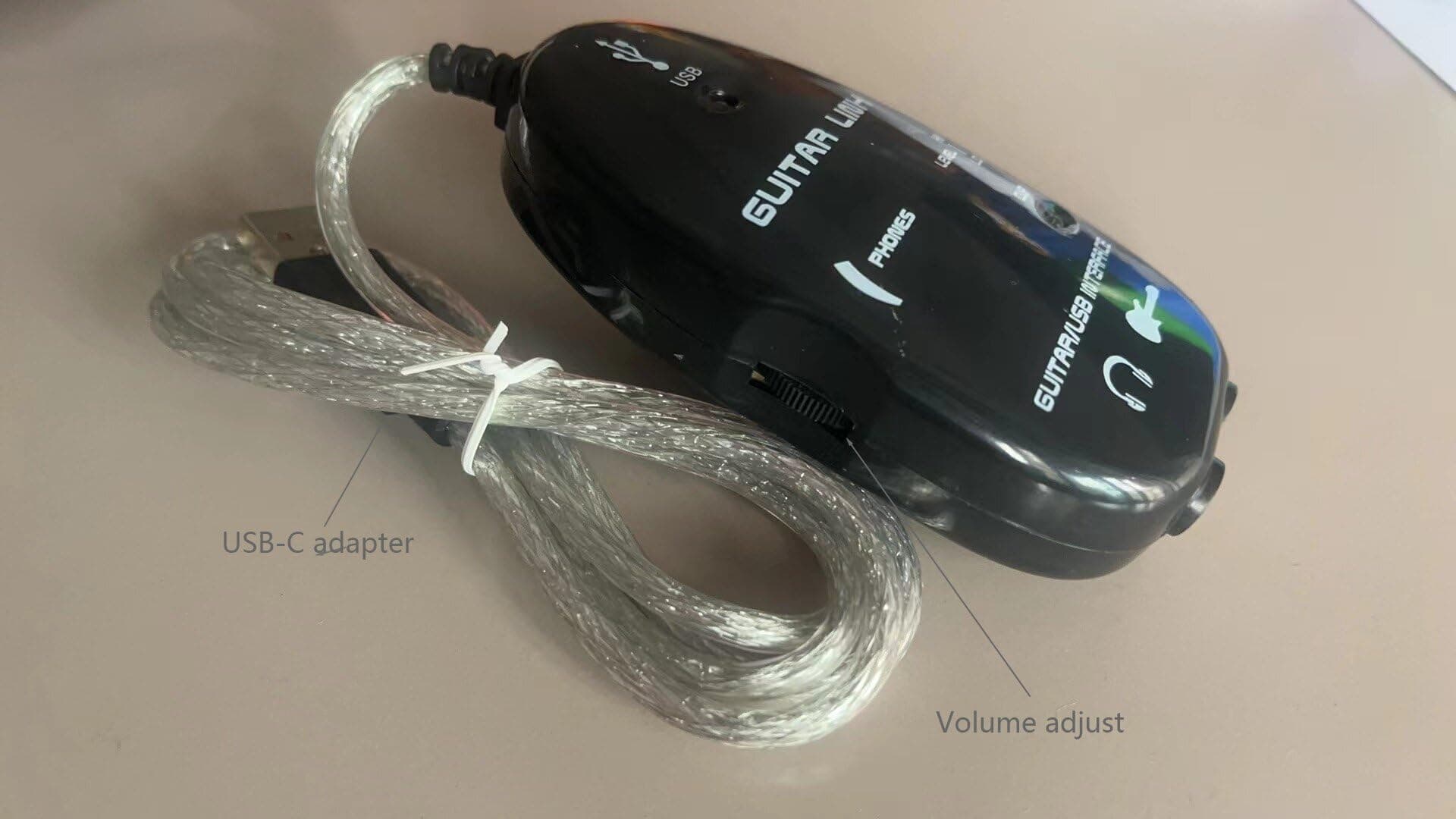 Ueteto portable guitar audio interface for computers