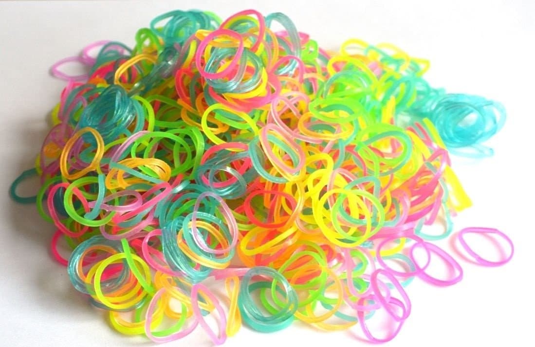 300 MULTI COLOUR LOOM RUBBER BANDS WITH S CLIPS AND HOOK