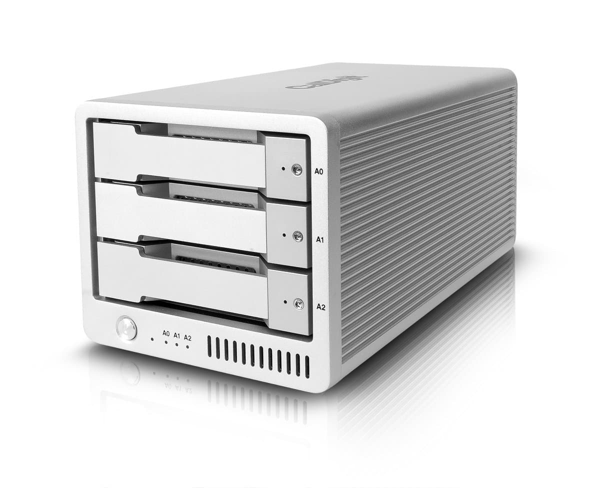CalDigit T3 Thunderbolt 2 Professional RAID, 9TB (T32-9000-US-90)