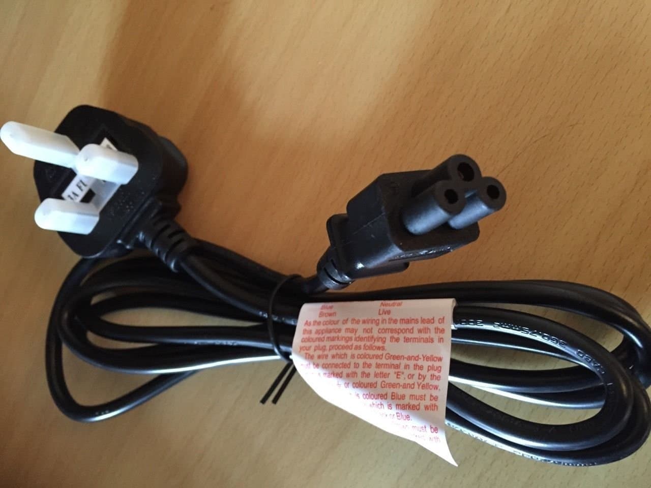 World of Data 2m C5 Clover Type Power Cable ~ UK 3-Pin Plug ~ Cloverleaf ~ Mickey Mouse Laptop/Notebook/Netbook Power Adapter ~ Lead ~ Mains ~ IEC ~