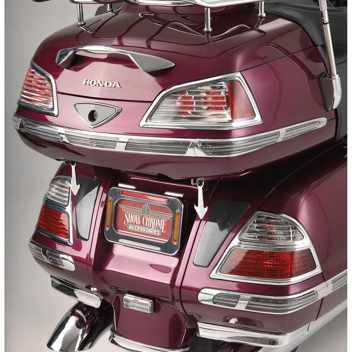 Show Chrome AccessoriesLED Saddlebag Molding Insert Kit 52-702A