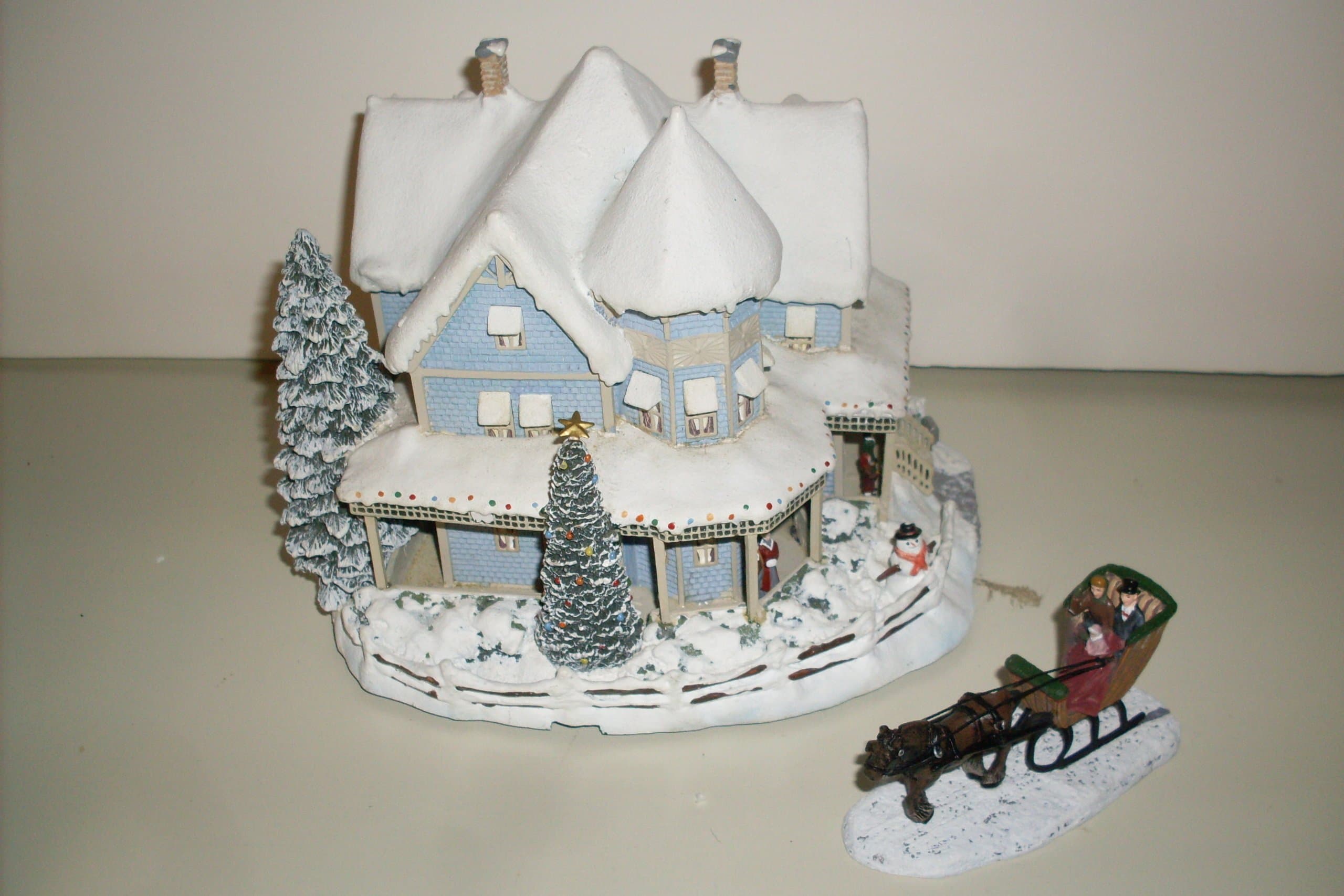 Thomas Kinkade Holiday Bed and Breakfast Figure 2000
