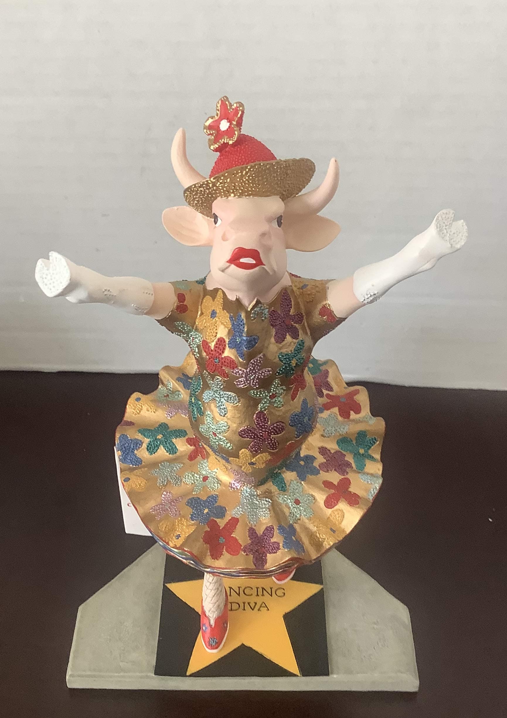 Cow Parade Dancing Diva Cow
