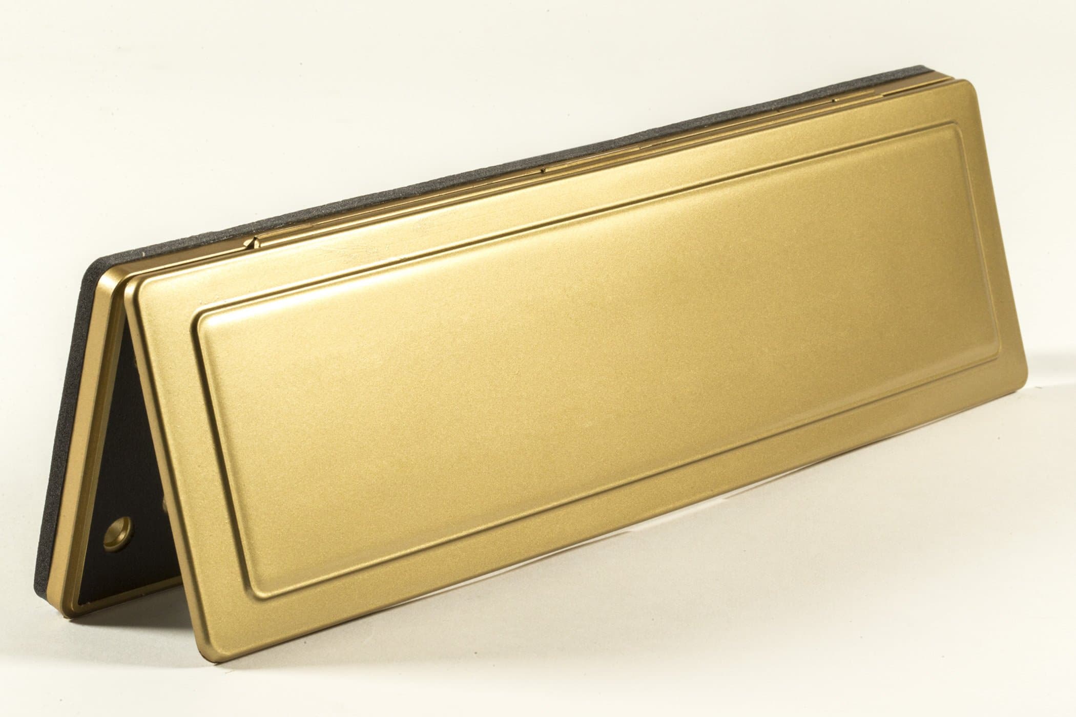 Magflap in Satin Silver Finish