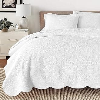 100% Cotton Victorian Medallion Solid White Matelasse Embossed Bedding Quilt Set, Reversible Lightweight Bedspread, Coverlet for All Season (Oversized Queen - 3 piece)