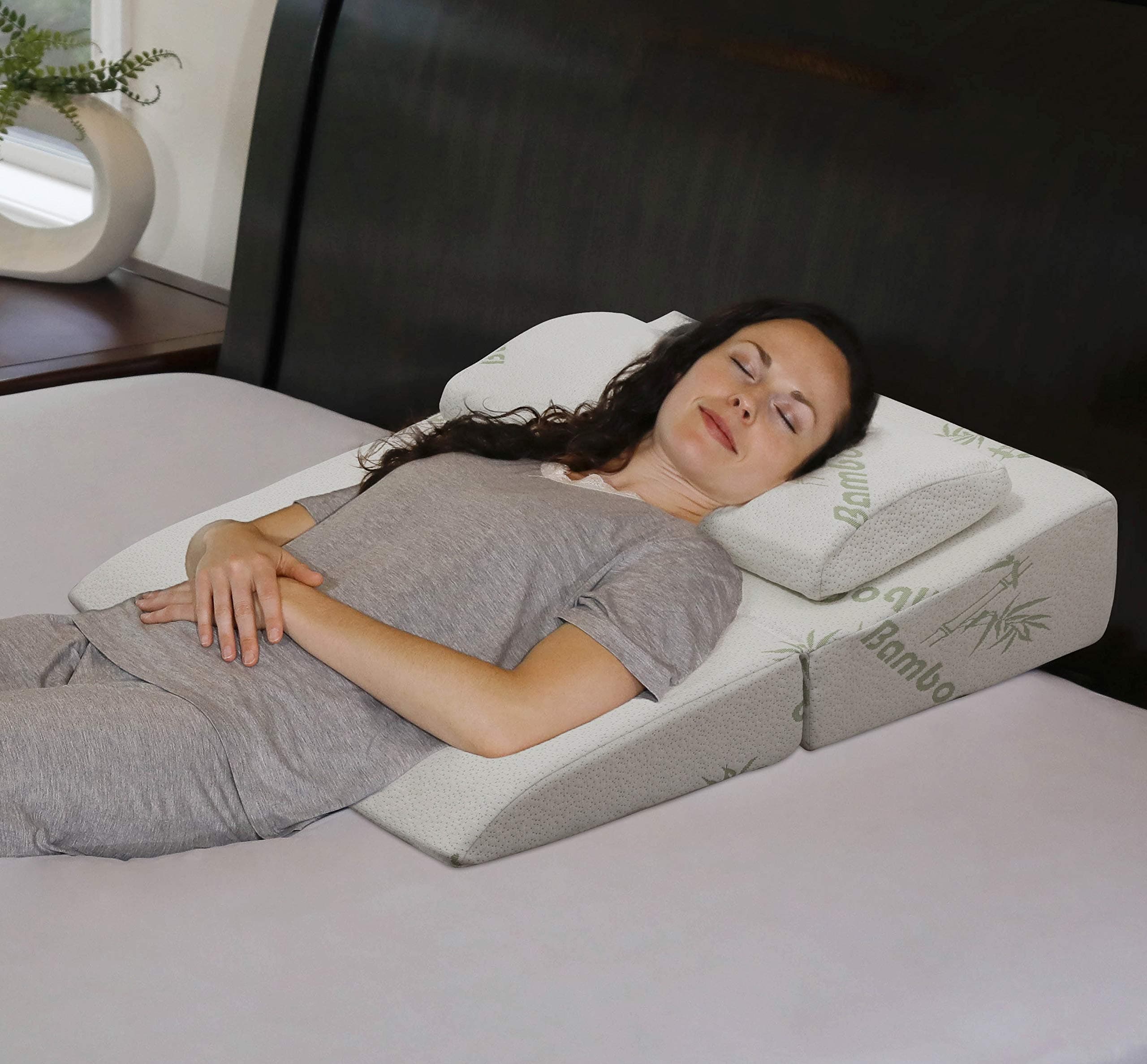 InteVision Memory Foam Foldable Bed Wedge with Headrest Pillow System (32" x 25" x 6.5") - Carrying case Included