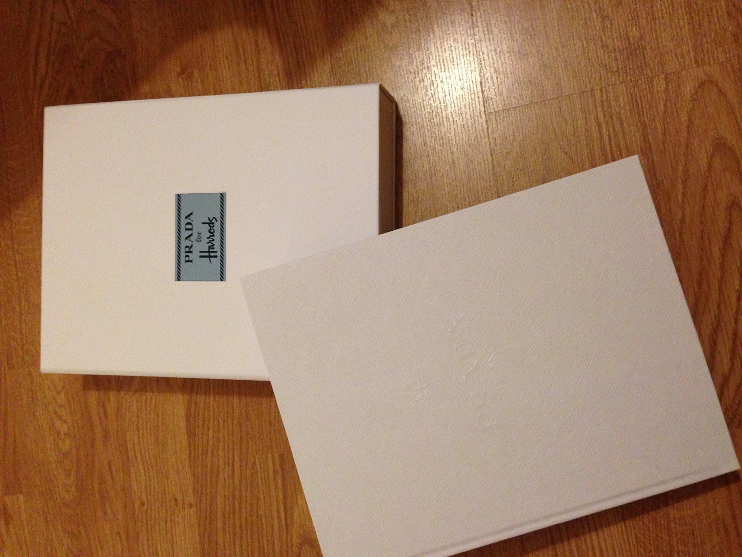 Prada: (boxed set) Hardcover – 24 Dec. 2009