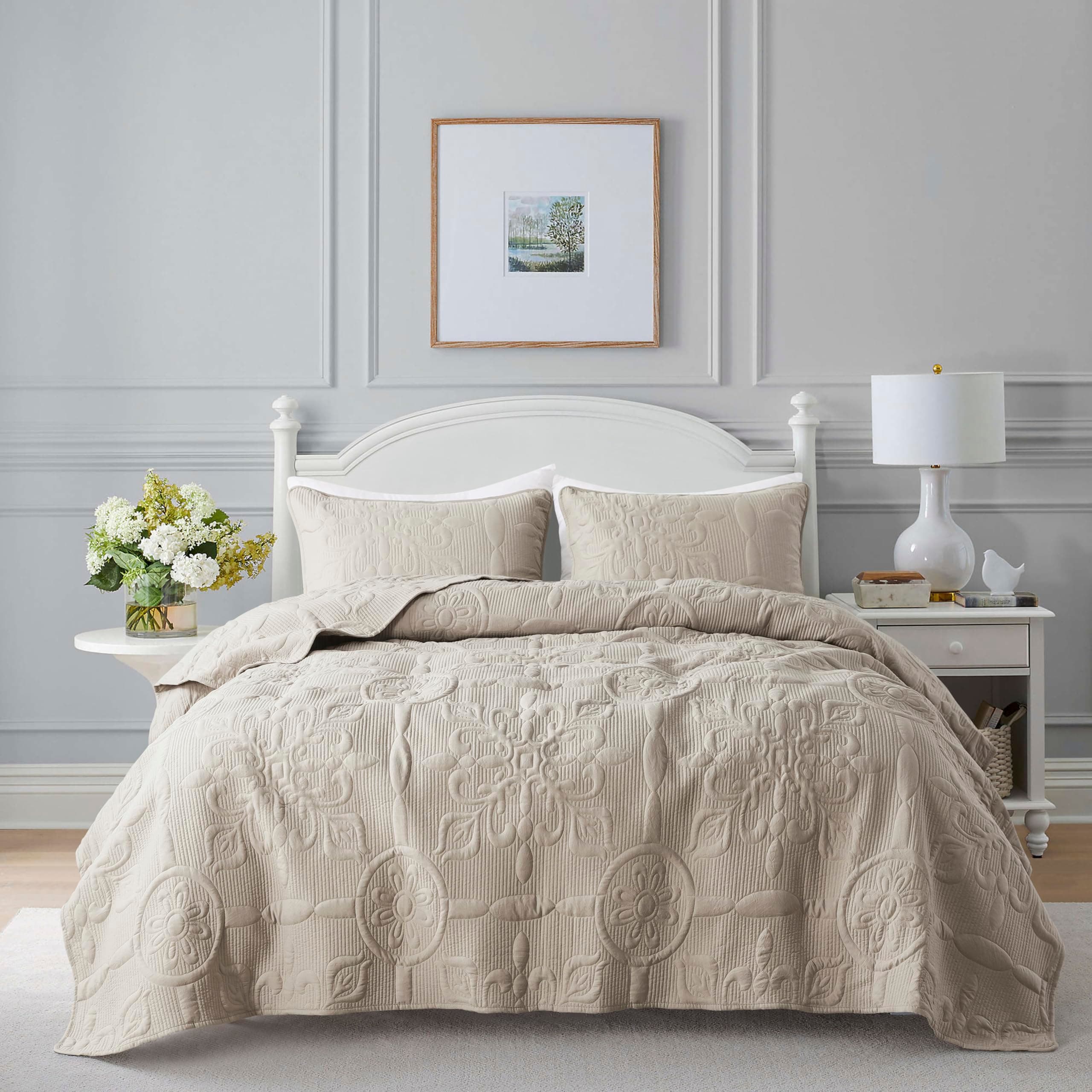 B2EVER Beige Damask Quilt Queen Size Bedding Sets with 2 Pillow Shams, Boho Bedspread Lightweight Soft Farmhouse Vintage Bohemian Coverlet Retro Jacquard Pattern Bed Cover for All Season, 3 Pieces