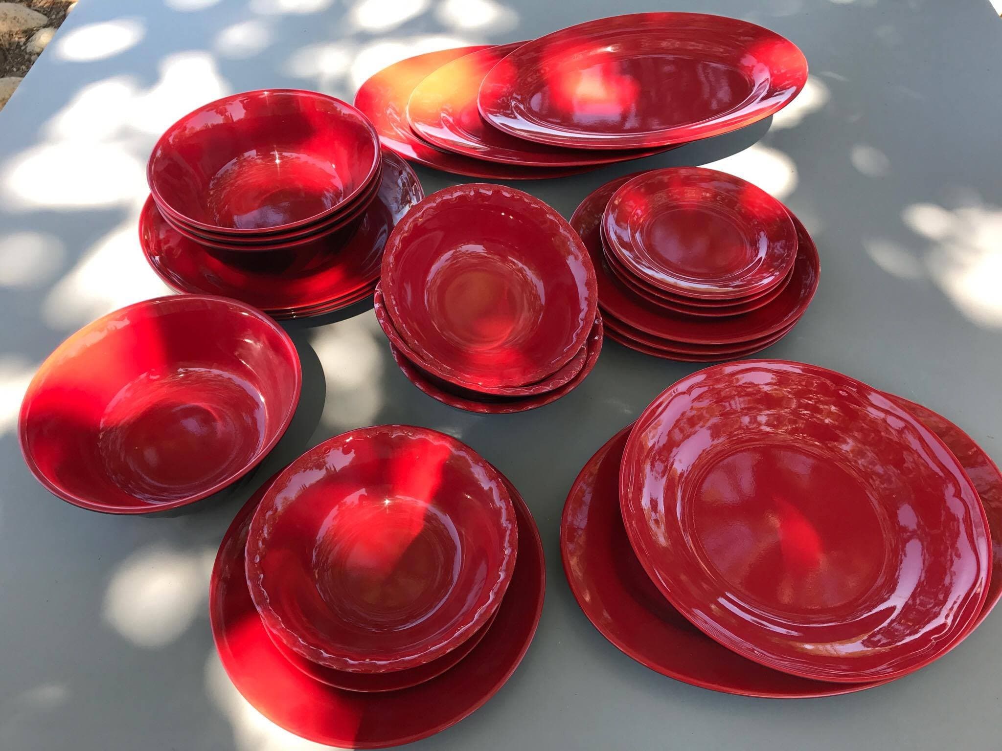 MrTableware Melamine Dinnerware Set 2 Tone Japanese Red/Black (12-piece set)